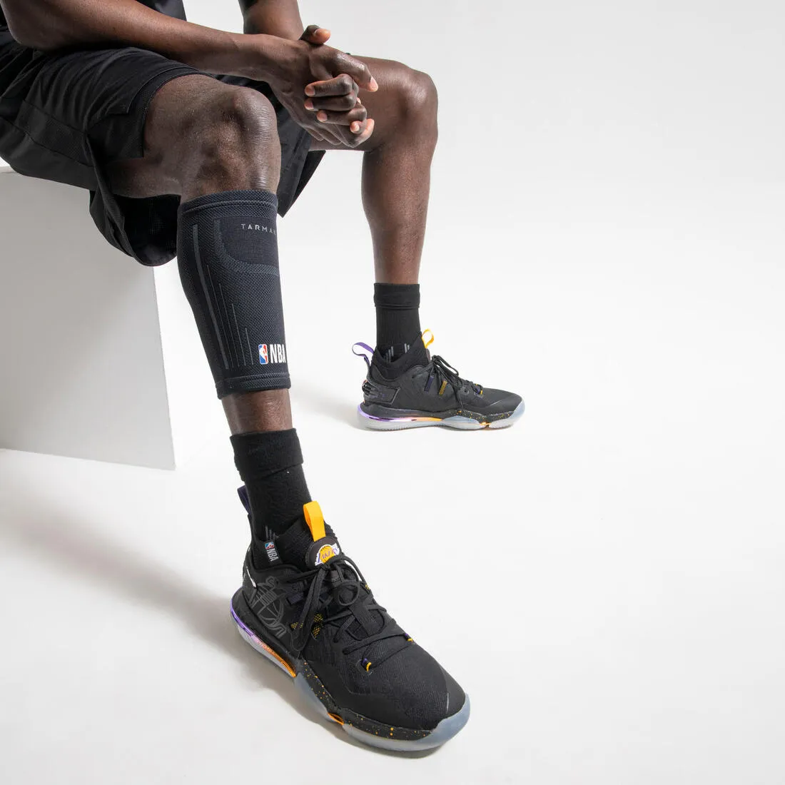 Adult Left/Right Calf Support Soft 300 - Violet/NBA Lakers