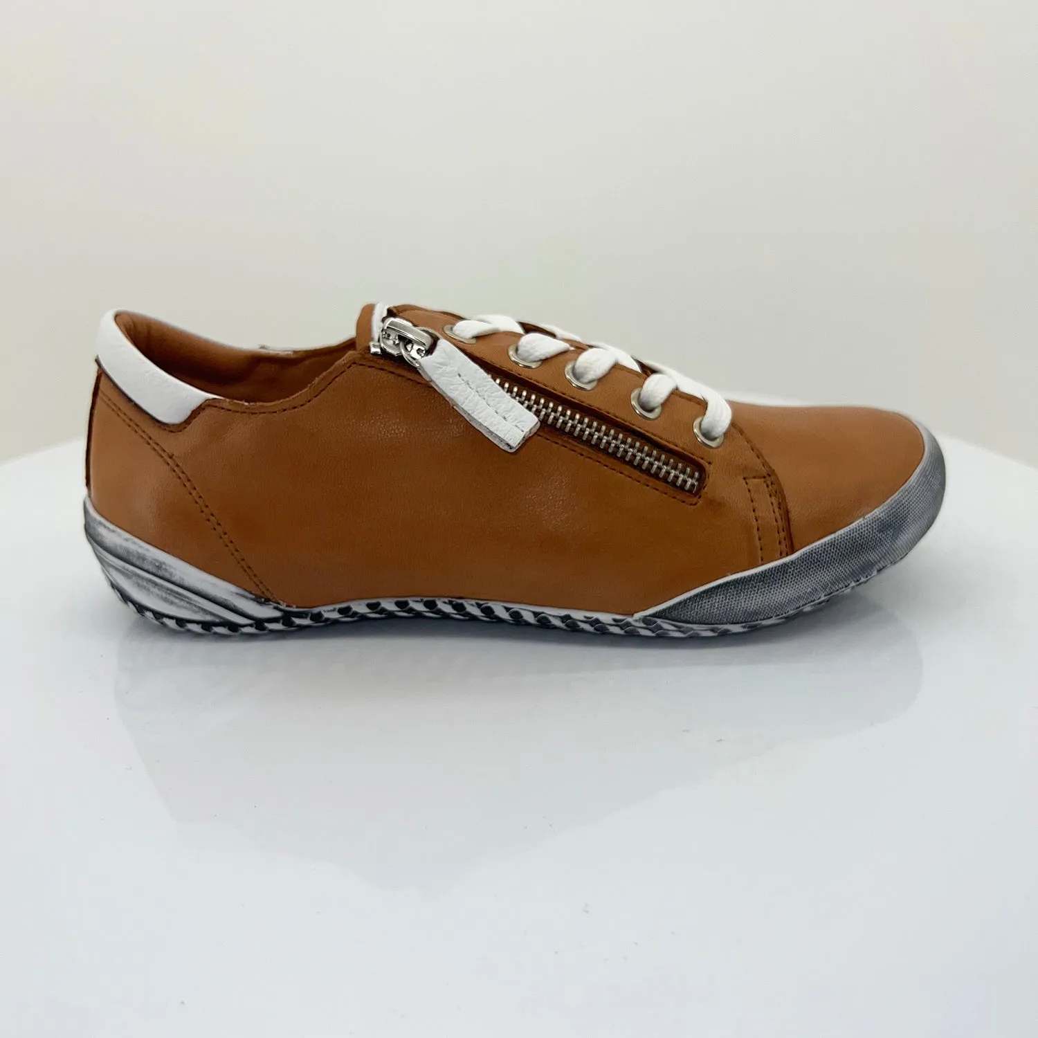Tess Flat Sneaker | Cognac | RS12